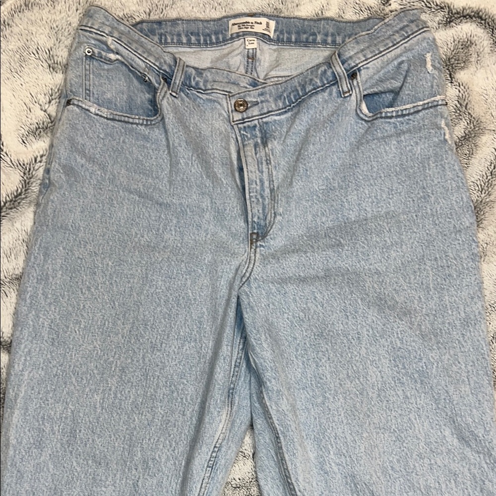 Abercrombie & Fitch Light Blue Denim Women's Jeans